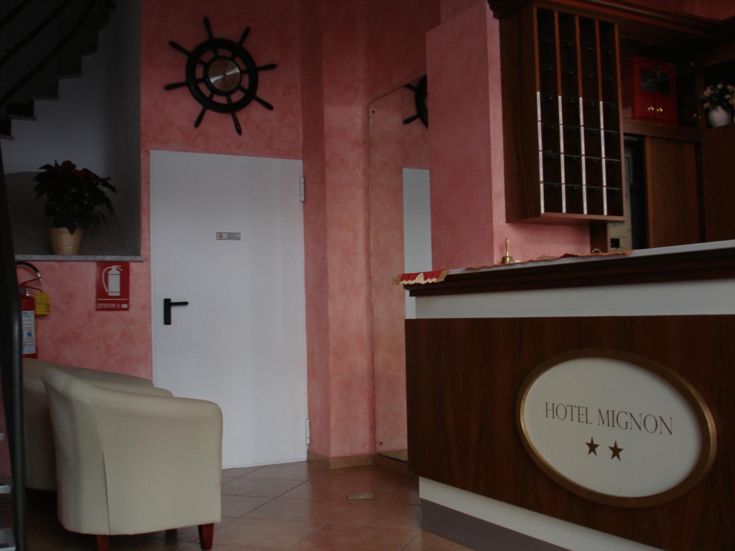 אלסיו Hotel Mignon 50 Mt Dalla Spiaggia E Dall'Isola Pedonale מראה חיצוני תמונה