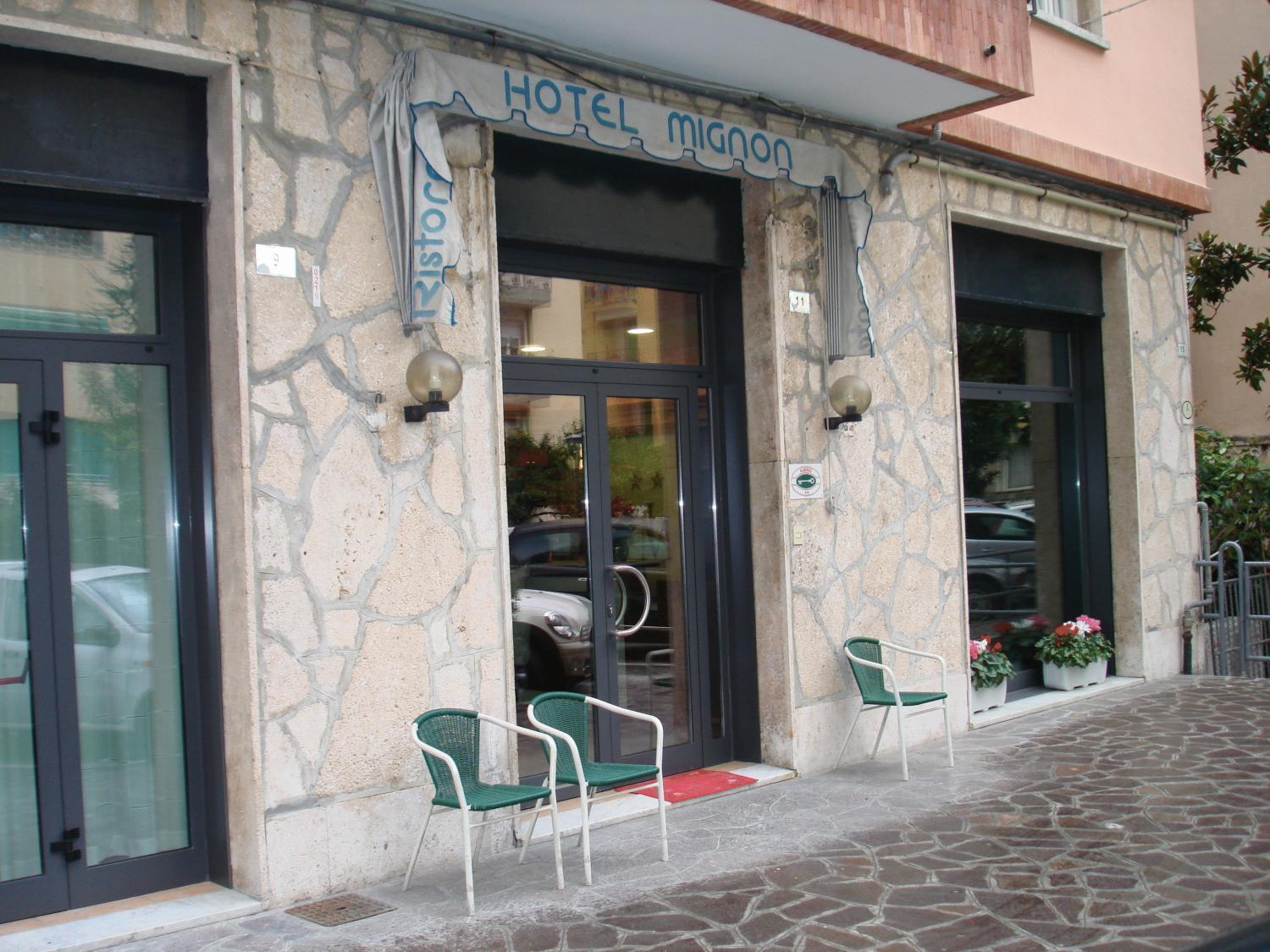 אלסיו Hotel Mignon 50 Mt Dalla Spiaggia E Dall'Isola Pedonale מראה חיצוני תמונה