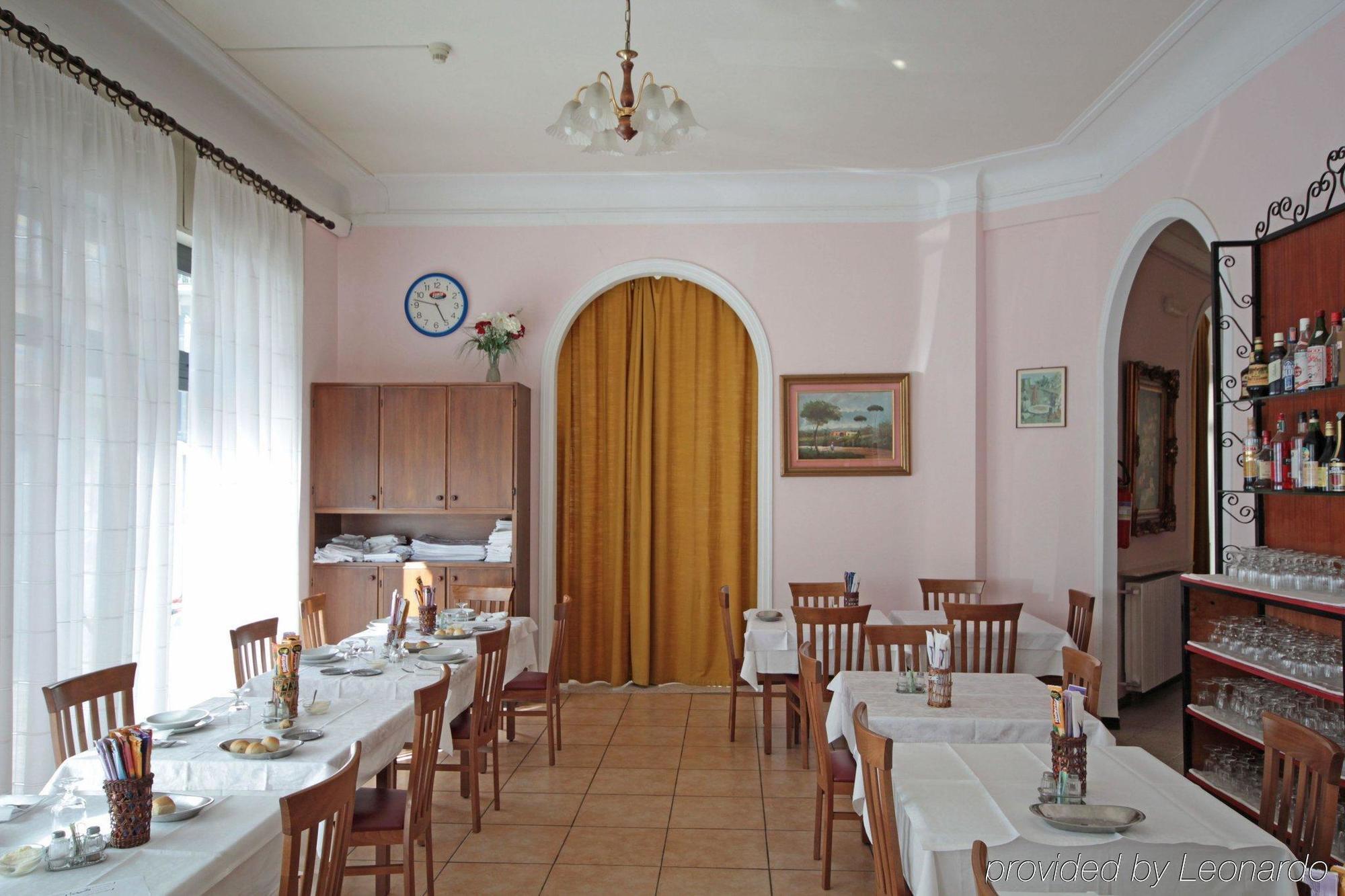 אלסיו Hotel Mignon 50 Mt Dalla Spiaggia E Dall'Isola Pedonale מראה חיצוני תמונה