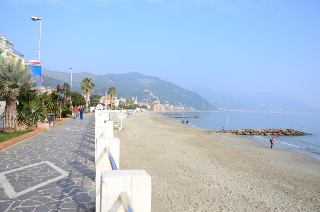 אלסיו Hotel Mignon 50 Mt Dalla Spiaggia E Dall'Isola Pedonale מראה חיצוני תמונה